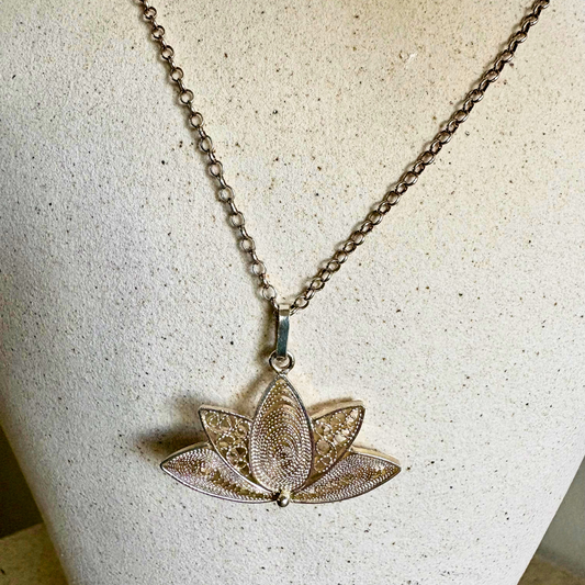 Lotus Filigree Necklace Silver