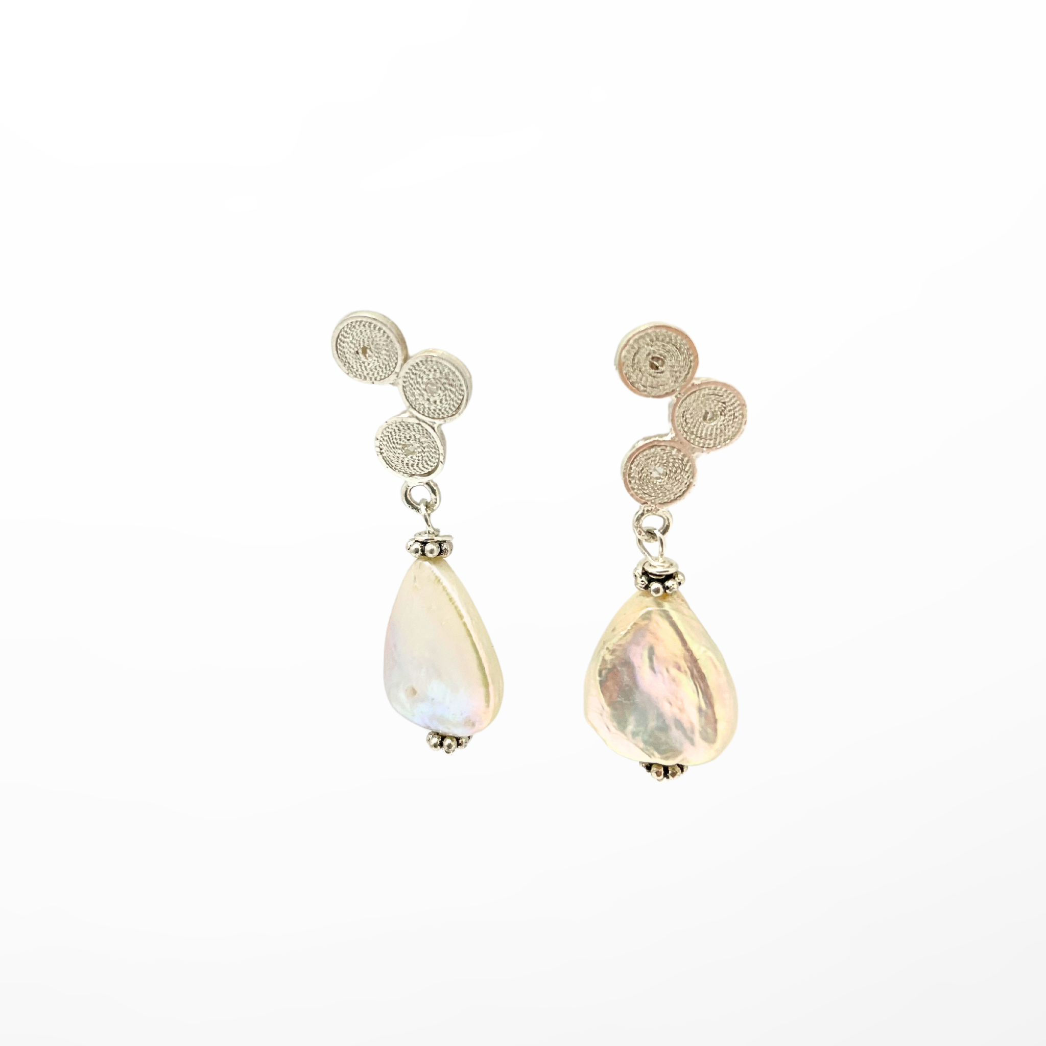 Dianne Triple Circles Pearl Earrings - Silver Alejandra Collective